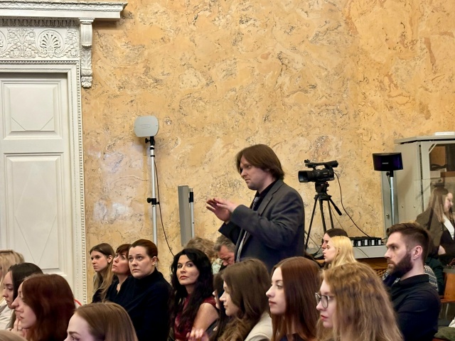 Шеф-редактор портала «Культура Петербурга» рассказала на конференции в СПбГУ о проекте «Военная история моей семьи» 