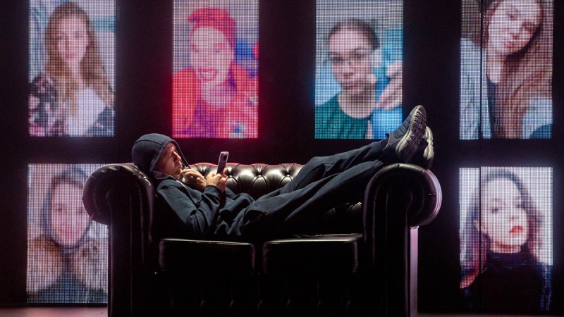 Спектакль «ЖЕНИТЬБА_net» в Молодежном театре на Фонтанке