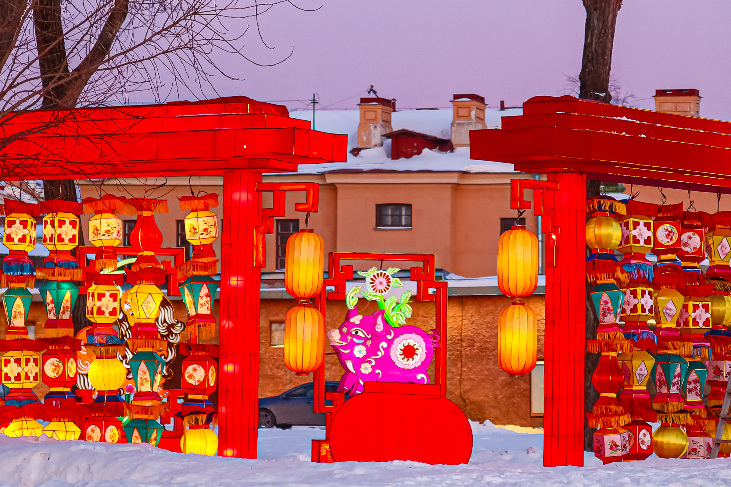 Драконы и фениксы из Цзыгуна поселились на Заячьем острове12