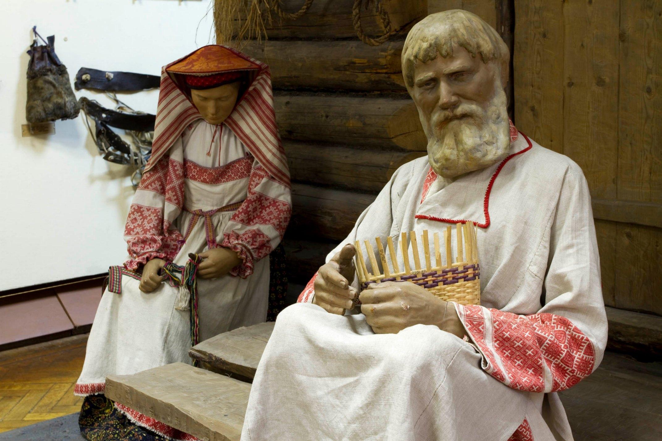 https://ethnomuseum.ru/events1/excursion/regular/ekskursiya-finno-ugorskie-narody-povolzhya-i-priuralya1/