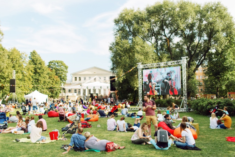 В Юсуповском саду пройдет фестиваль «Акустика счастья»   