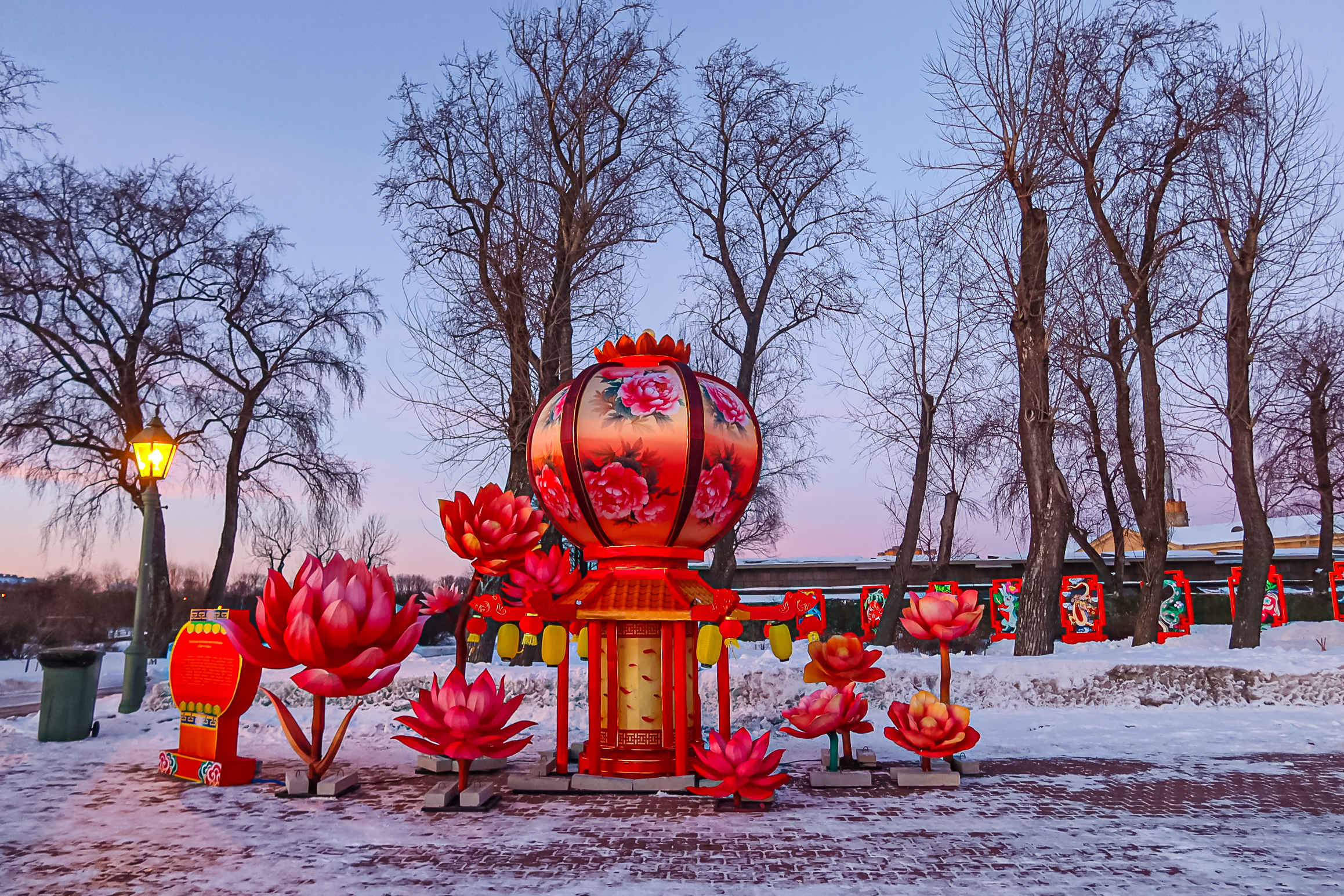 Драконы и фениксы из Цзыгуна поселились на Заячьем острове34