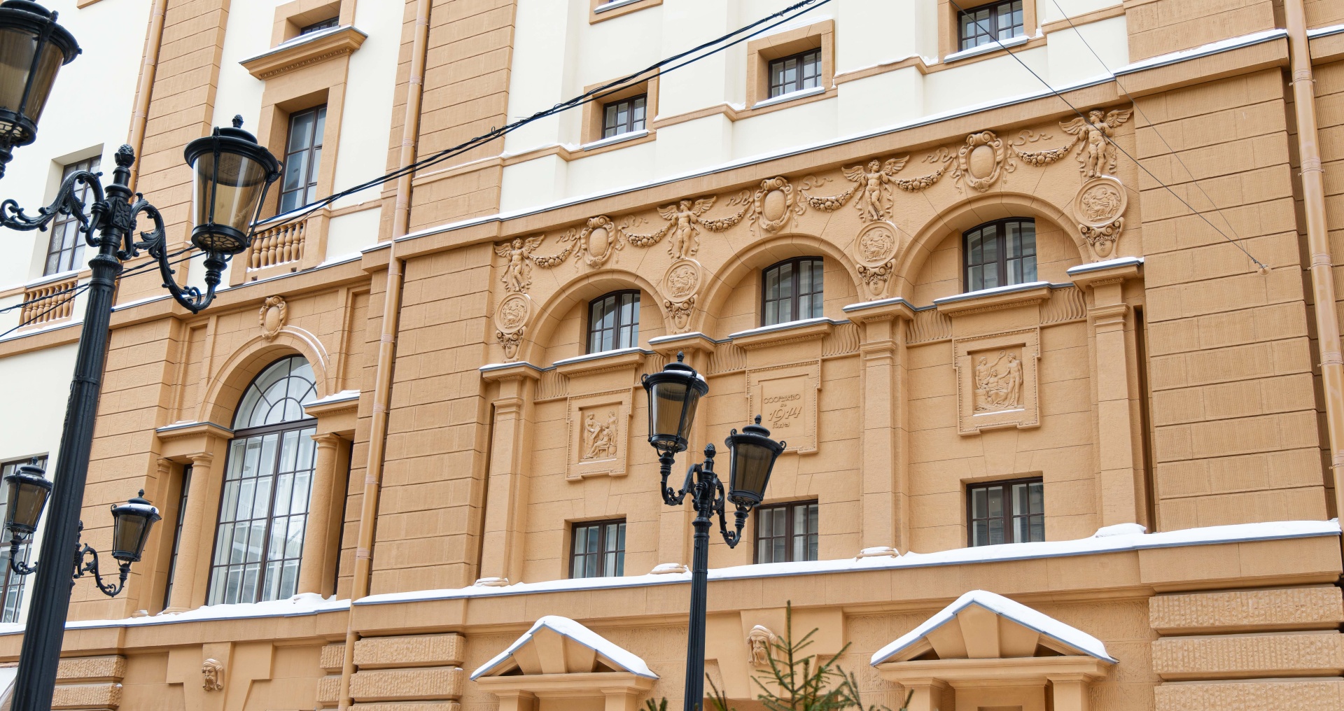 В дымовой трубе Дома Радио нашли барельеф 1910-х годов