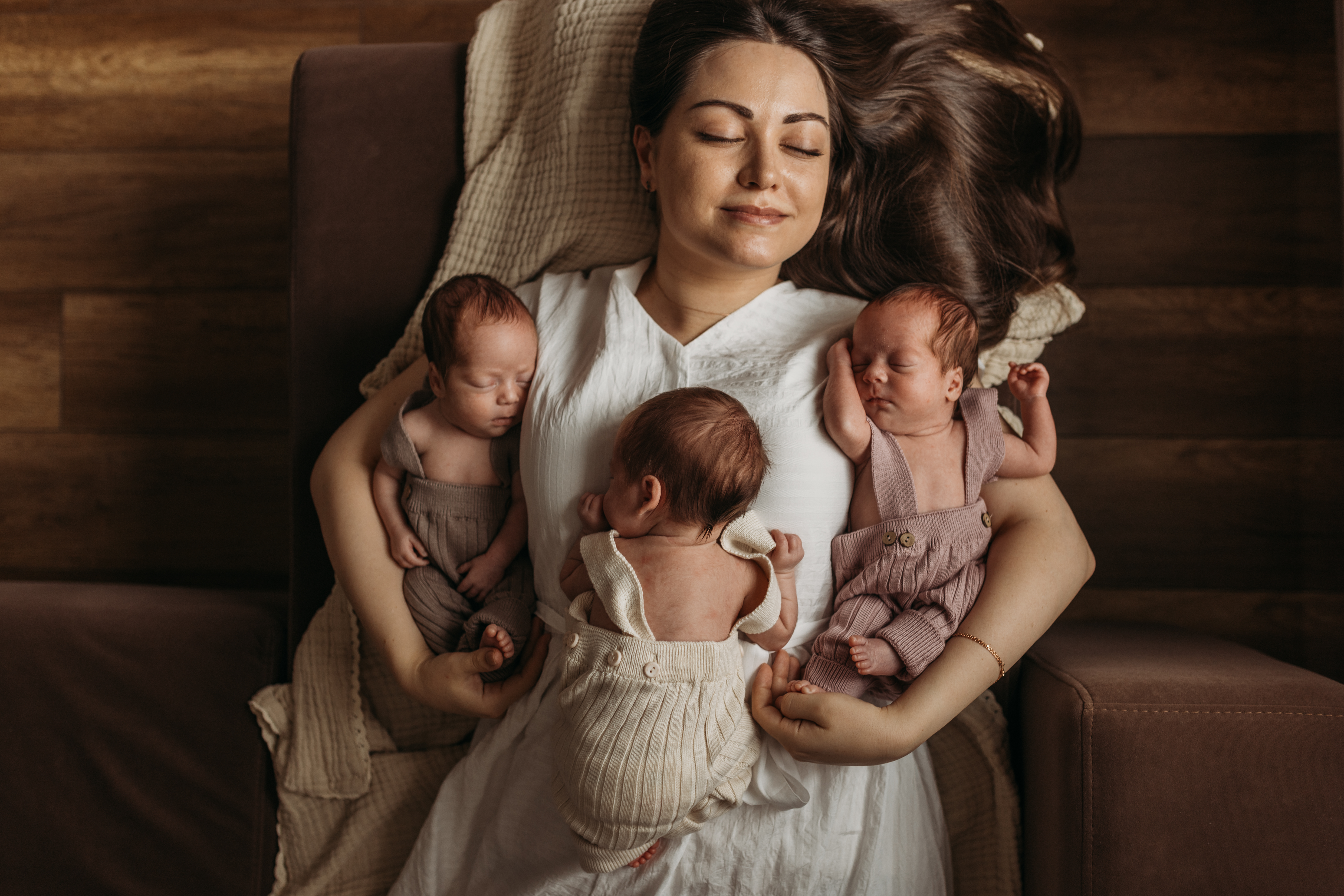 «Мой гений, мой ангел, мой друг» - выставка ко Дню матери1