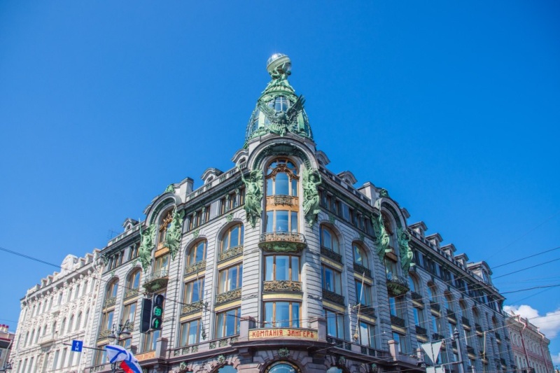 Каждый желающий сможет бесплатно отправить открытку с Есениным в Доме книги