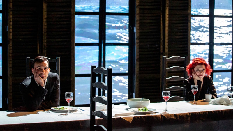 Спектакль «Нас обвенчает прилив…» в Молодежном театре на Фонтанке