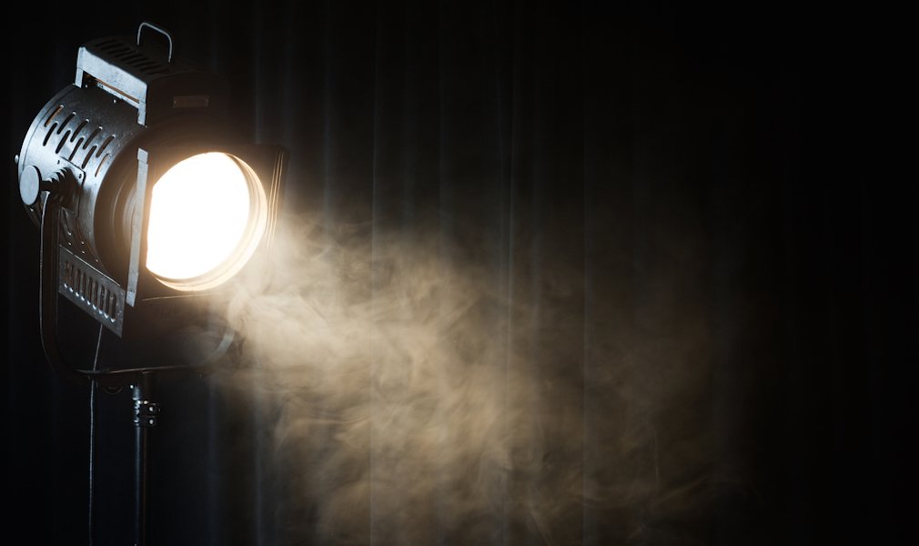 Правообладатель фото: alexandrinsky.ru