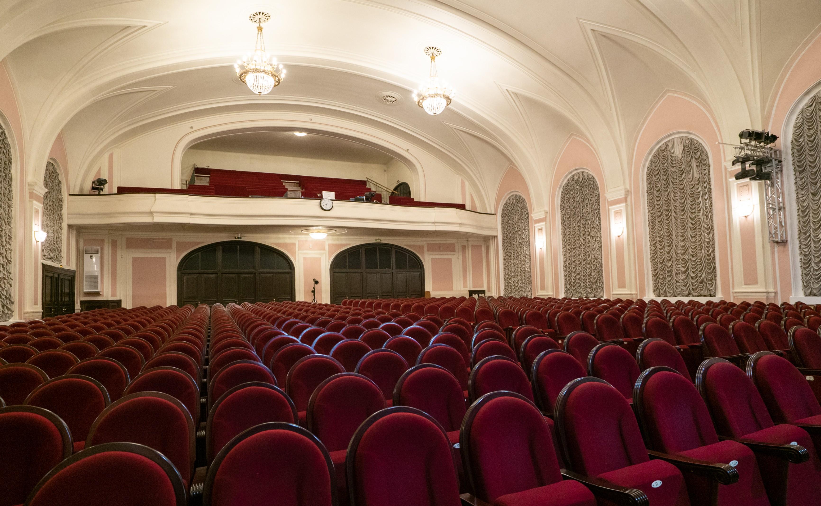 Санкт-Петербургский драматический театр им. графини С. В. Паниной» 1