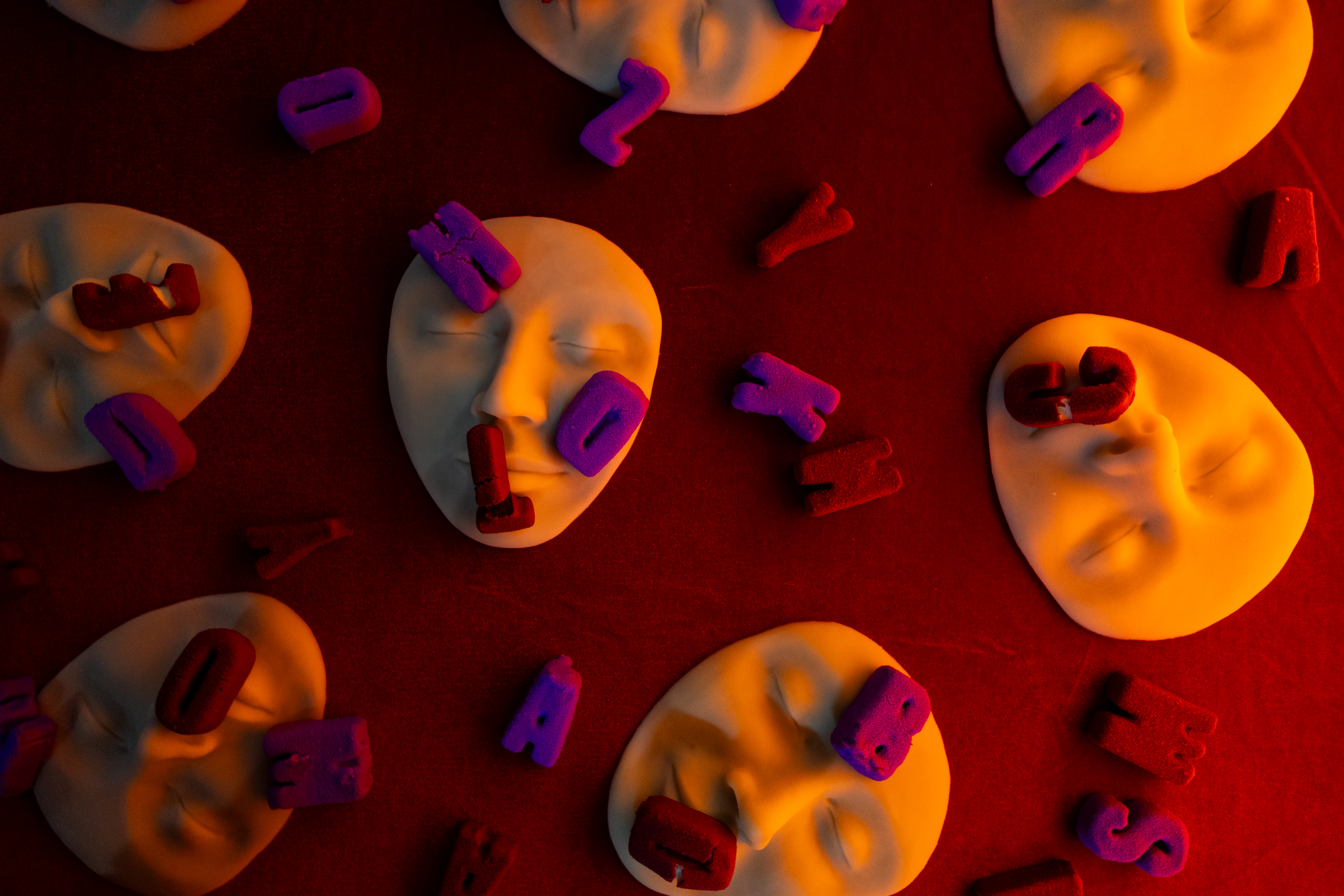 Петербургские художники превратят шрамы в свет10