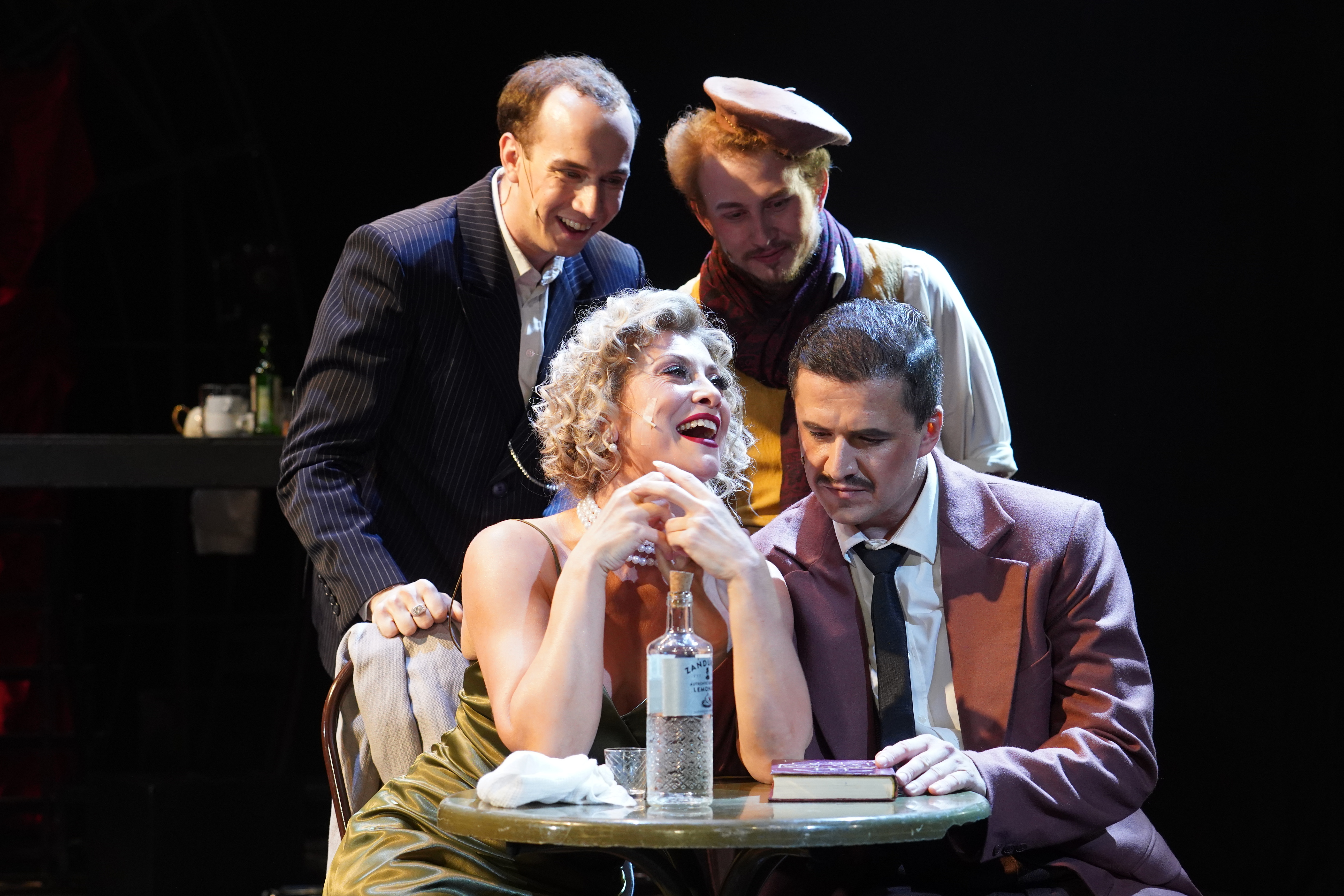 В «Зазеркалье» состоится премьера «Игры в классики»4