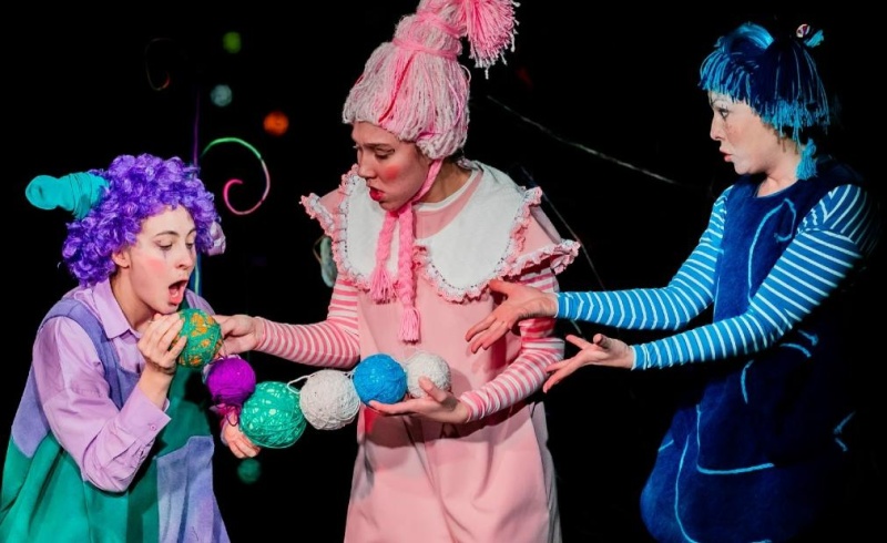 Создать семью поможет спектакль «Вязаные сказки» 