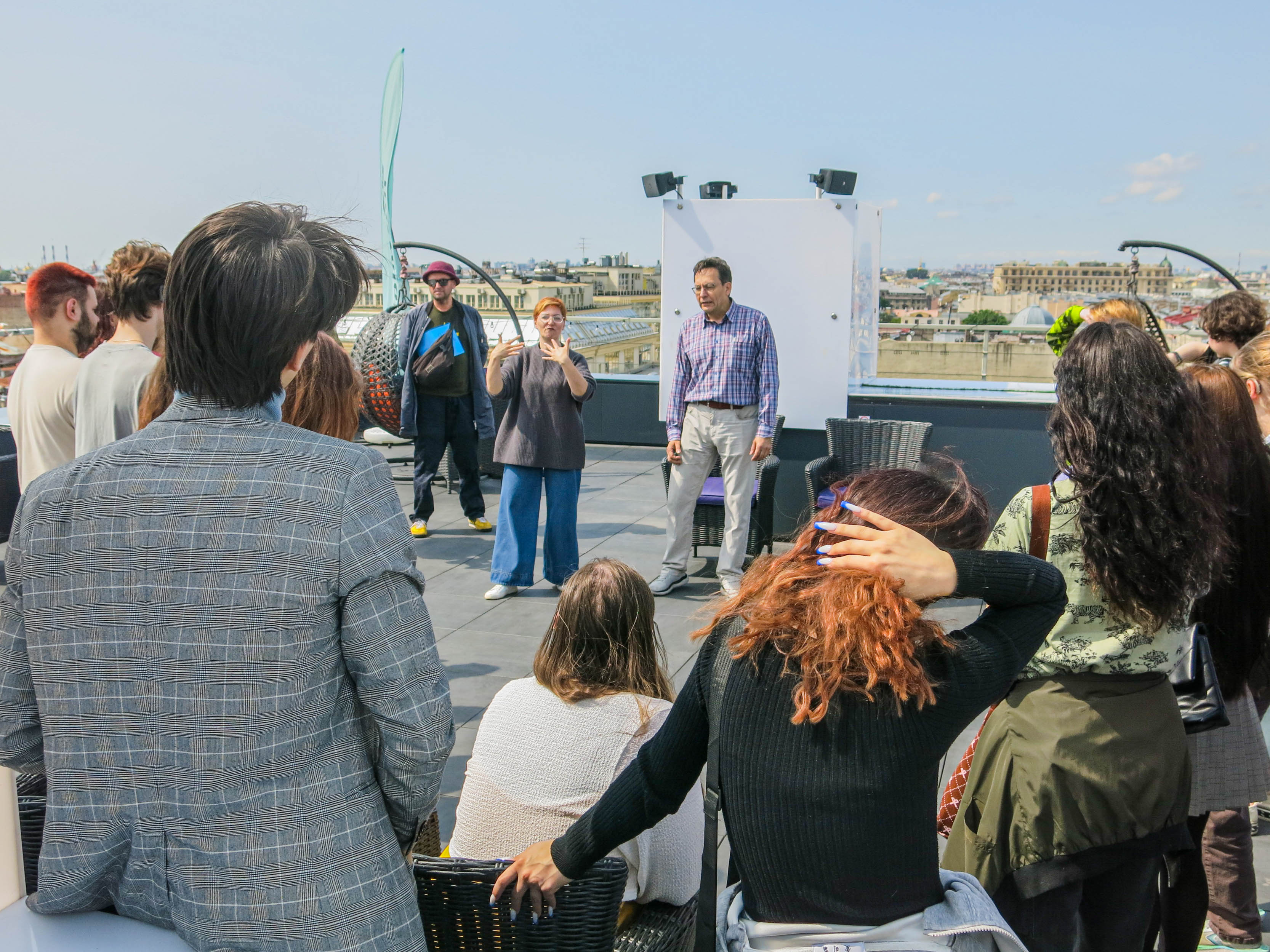 Культура и глухие — встреча на высоте над городом10