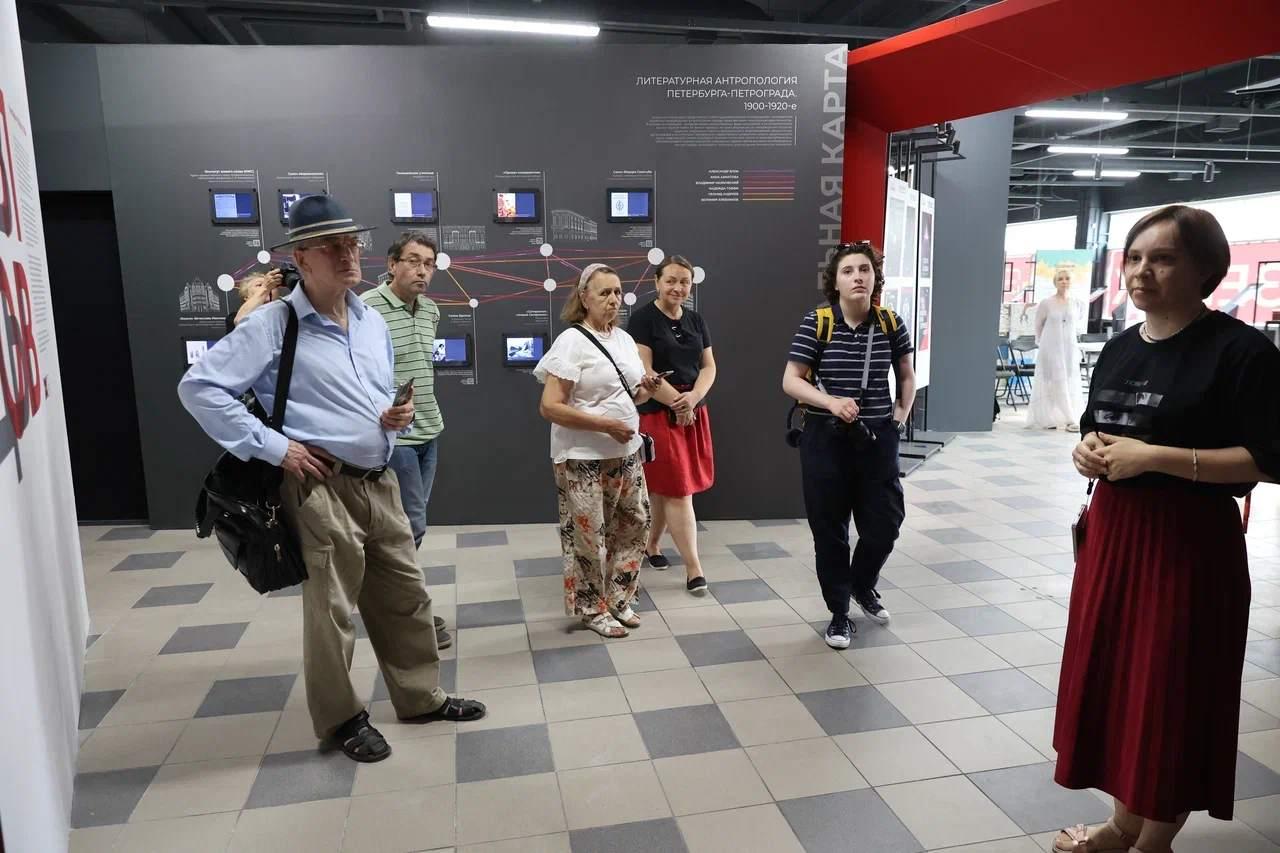 Выставочное пространство литературного музея «ХХ век» в Ледовом 3