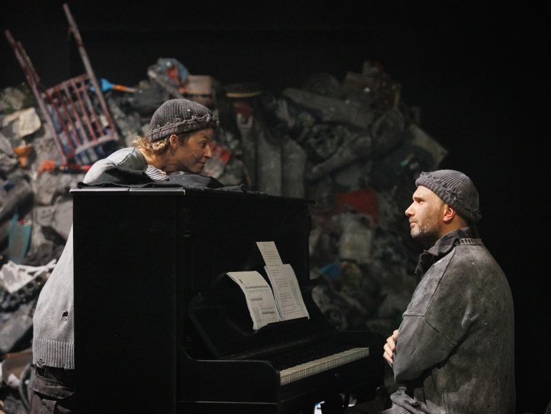 «Человеческий голос» поведает об одиночестве на сцене БДТ 