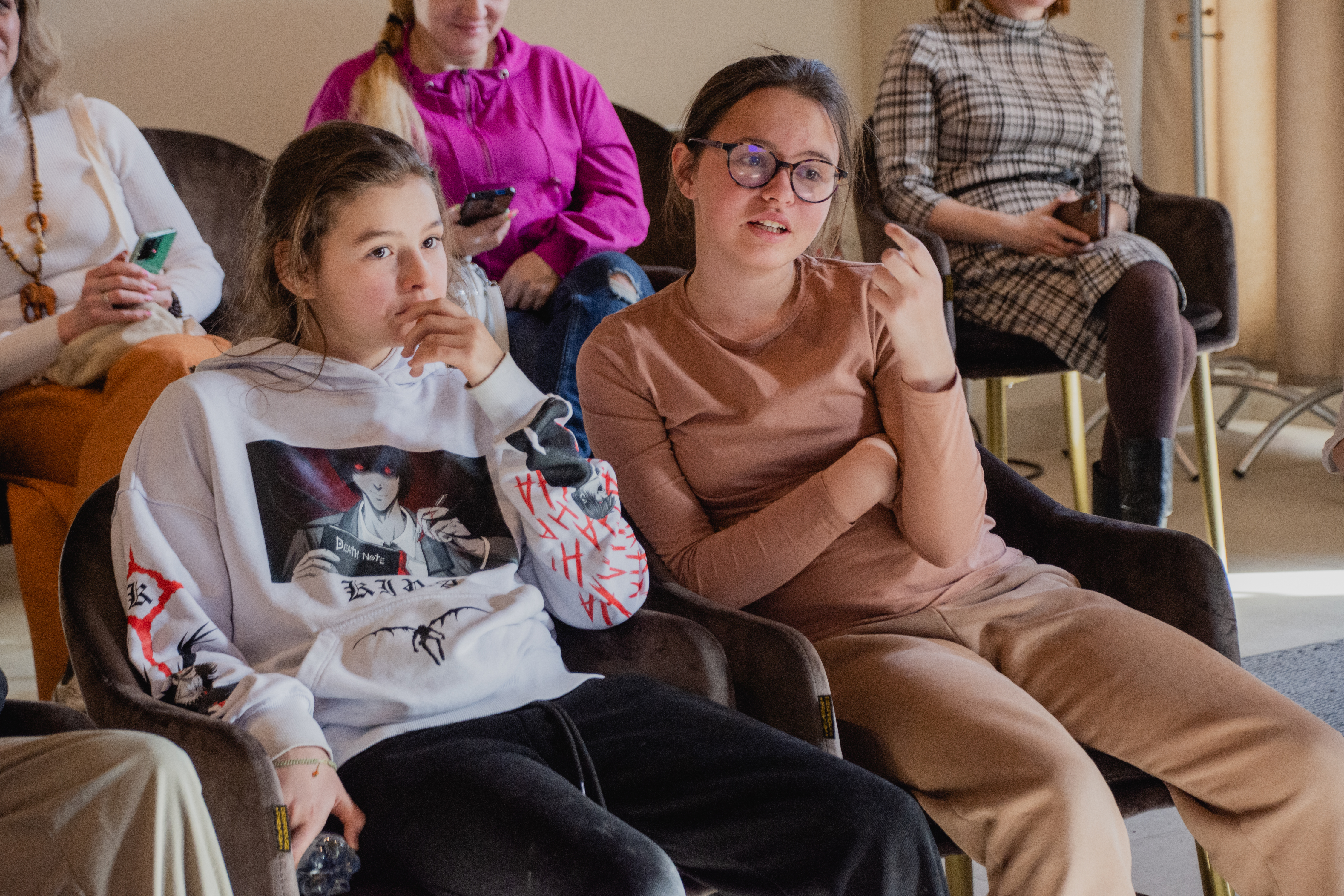 В медиацентре «Культура Петербурга» юные журналисты стали участниками актерских тренингов2