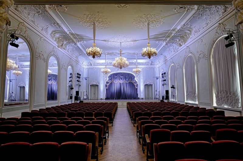 Дворец Белосельских-Белозерских приглашает на концерт «Мир джаза и кино»