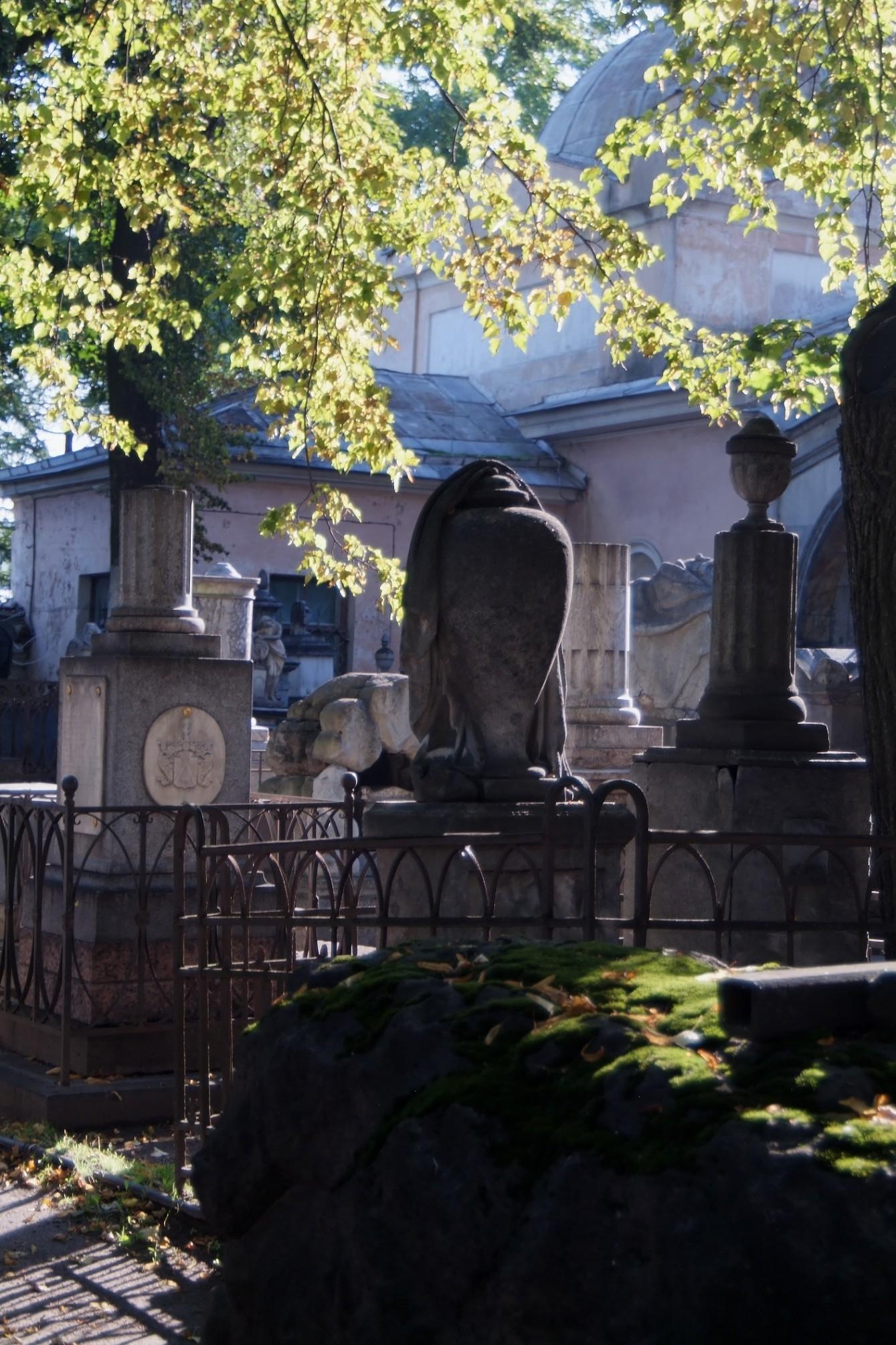 Некрополь XVIII века 3