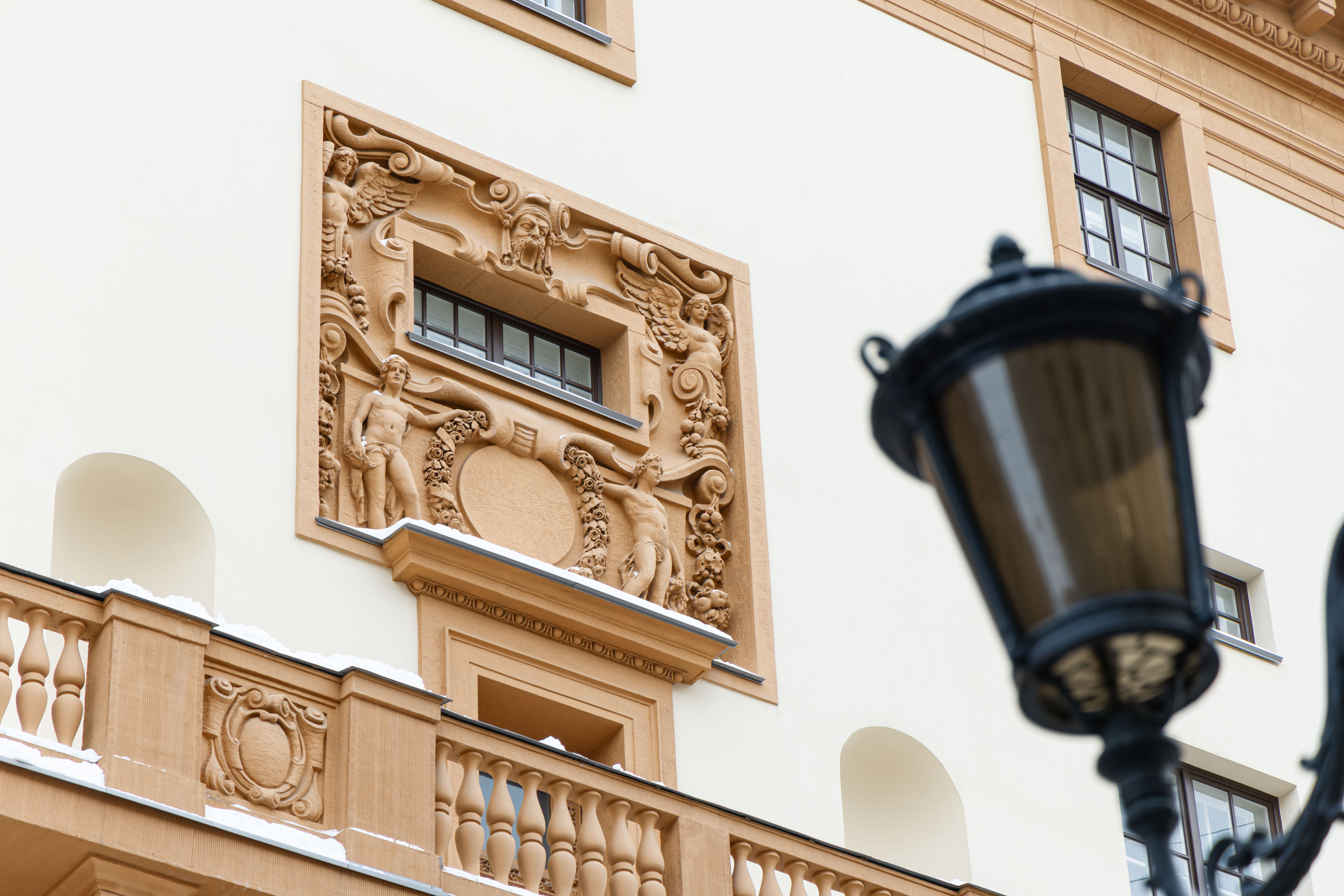 В дымовой трубе Дома Радио нашли барельеф 1910-х годов1