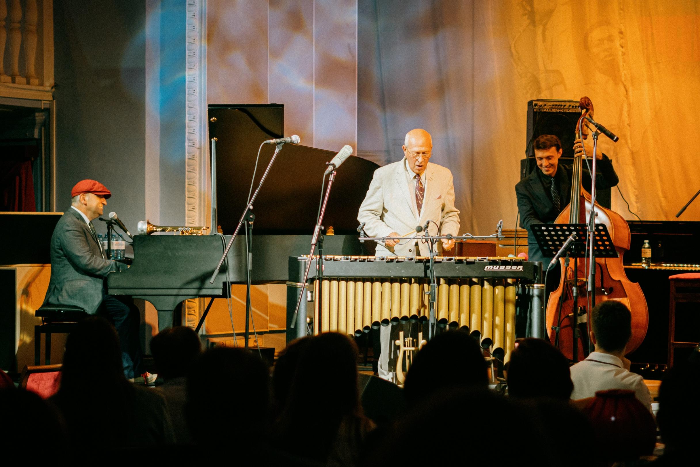 Санкт-Петербургская филармония джазовой музыки 4