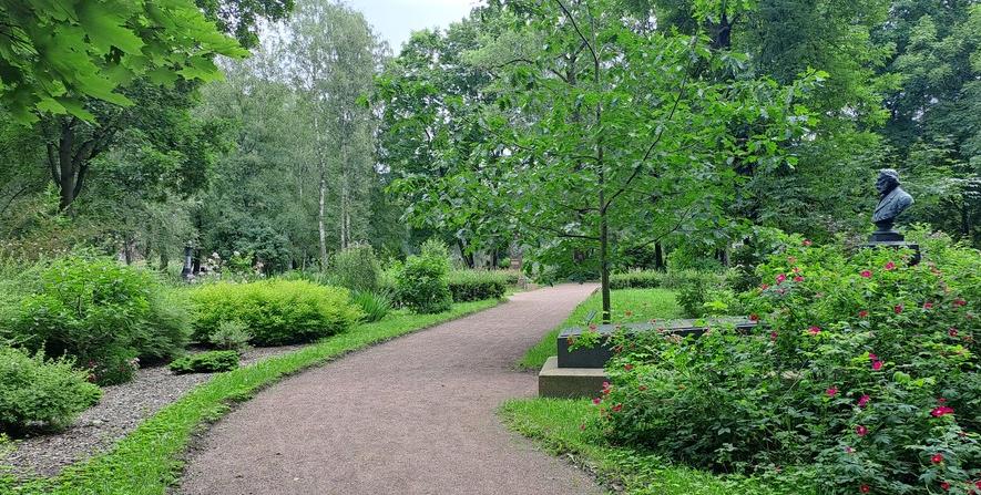 Некрополь «Литераторские мостки» получил музейный статус 90 лет назад