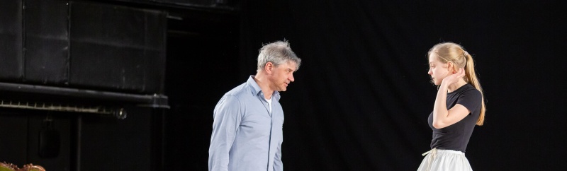 Обложка: Репетиция. Андрей Прикотенко, Анна Пожидаева. Фото Владимира Постнова. Обложка: Репетиция. Андрей Прикотенко, Анна Пожидаева. Фото Владимира Постнова.