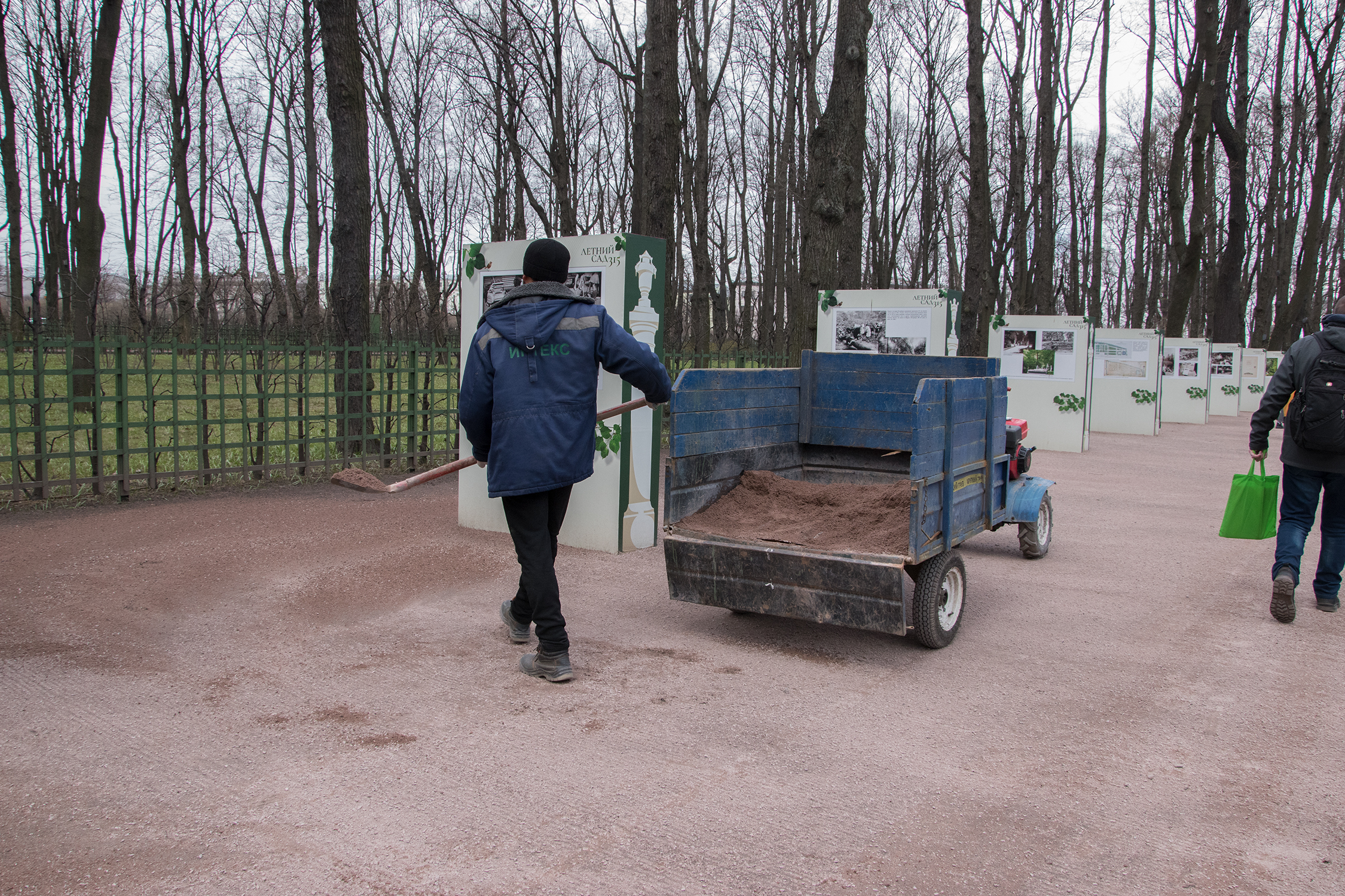 Скульптуры Летнего сада освободят из деревянных футляров9