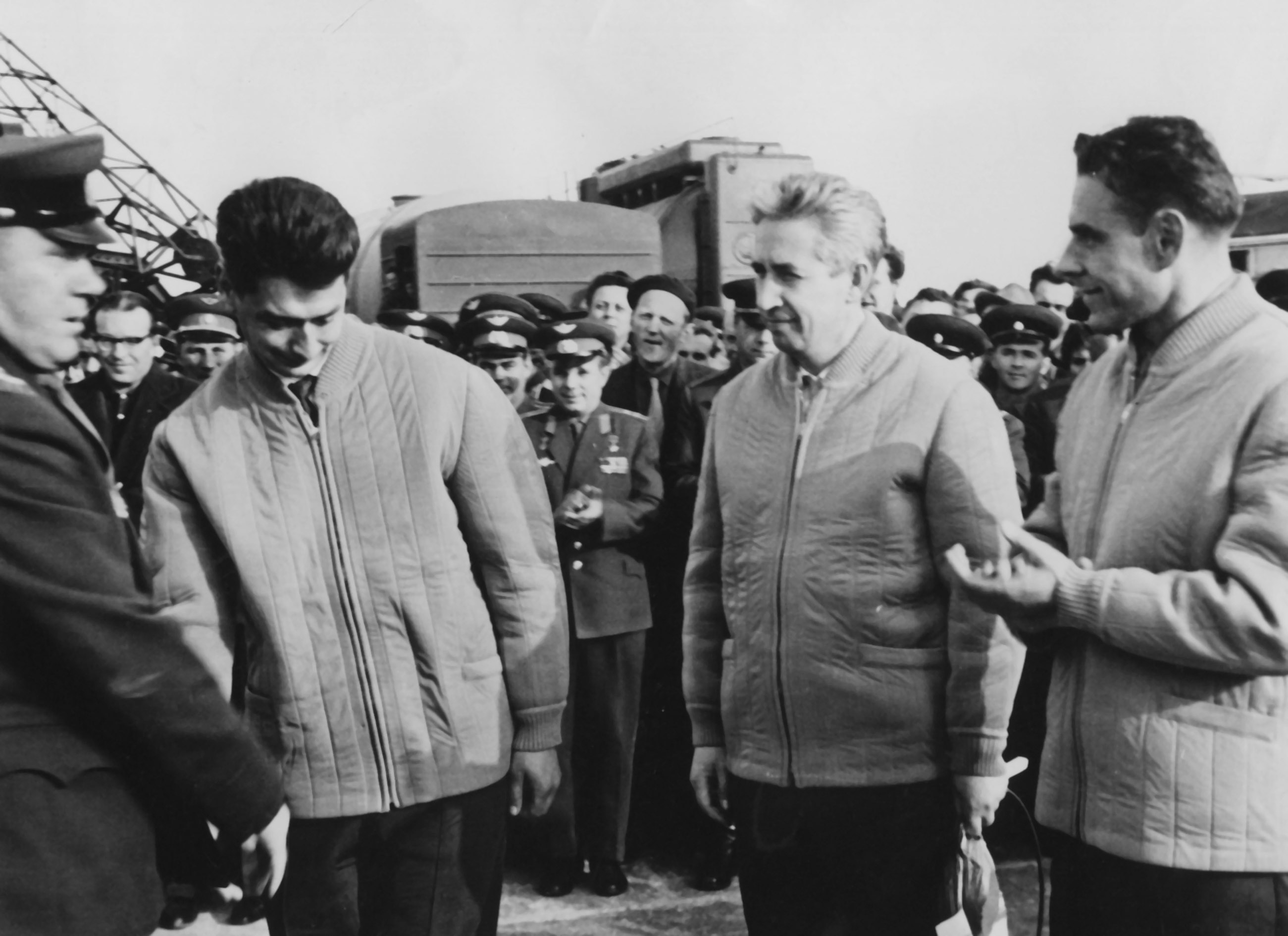 В Музее артиллерии можно увидеть картину о советском космонавте на Марсе4