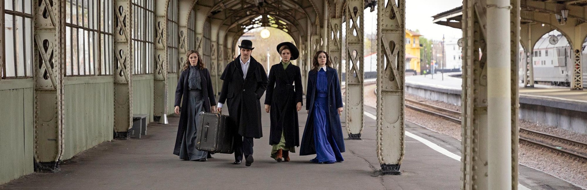 Обложка:  «Три сестры» обретут новое звучание в Театре «На Литейном»