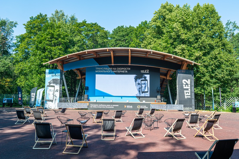 На связи с искусством в Tele2 Art Space