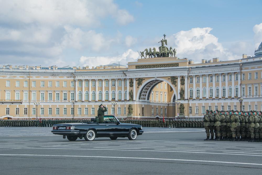 Ровный строй, чеканный шаг