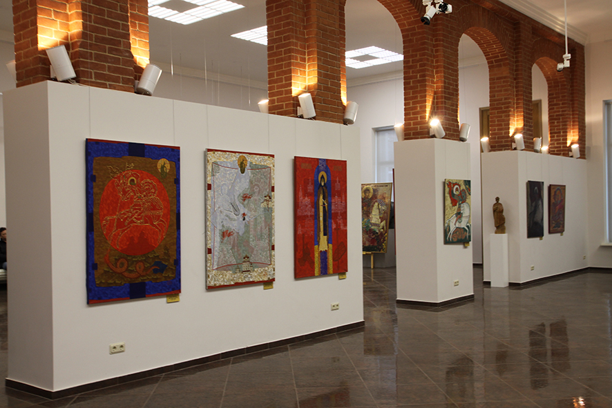 Выставочные залы Конюшенного корпуса 1