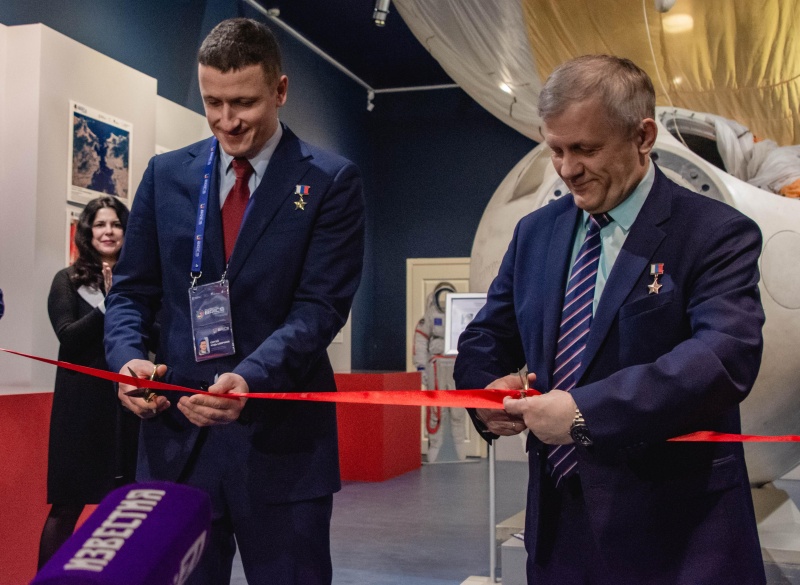 В Петропавловке открылась выставка «Вселенная BRICS»