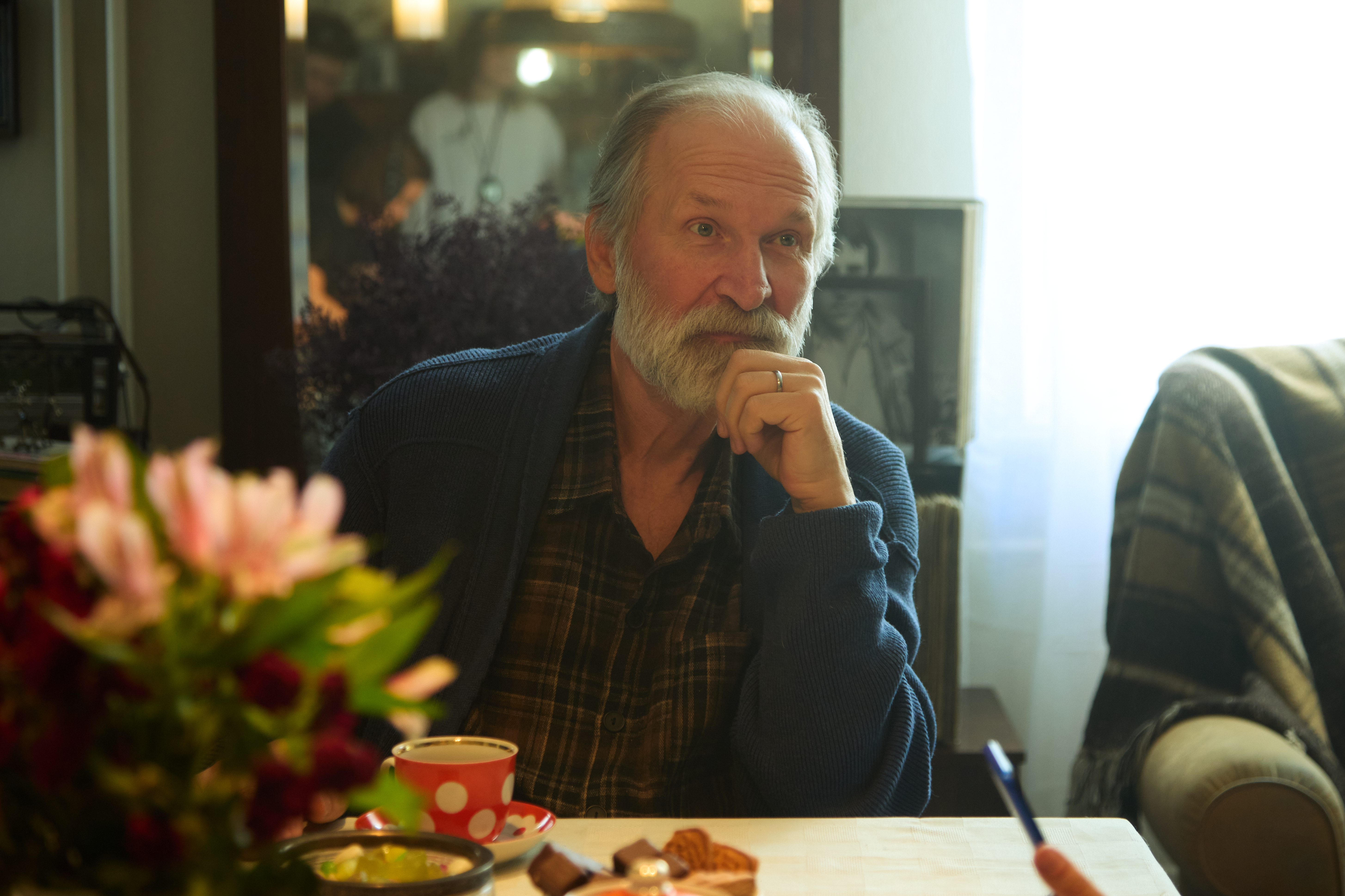 Сергей Безруков «Не по-детски» сыграет эксцентричного телеведущего7