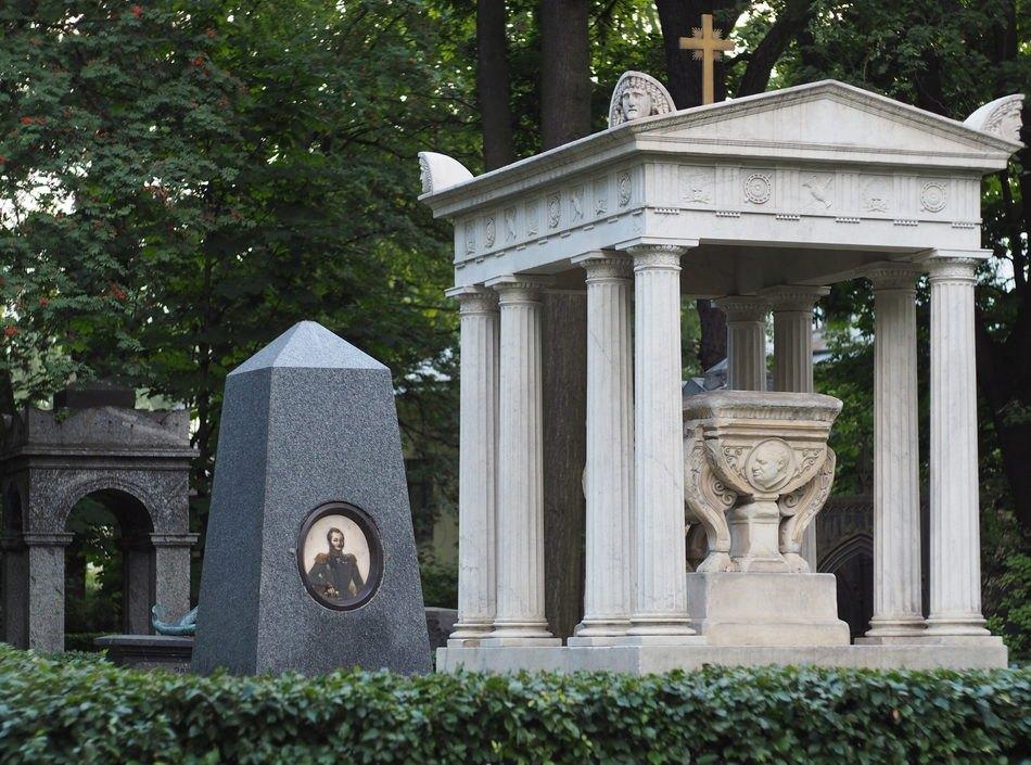 Некрополь мастеров искусств