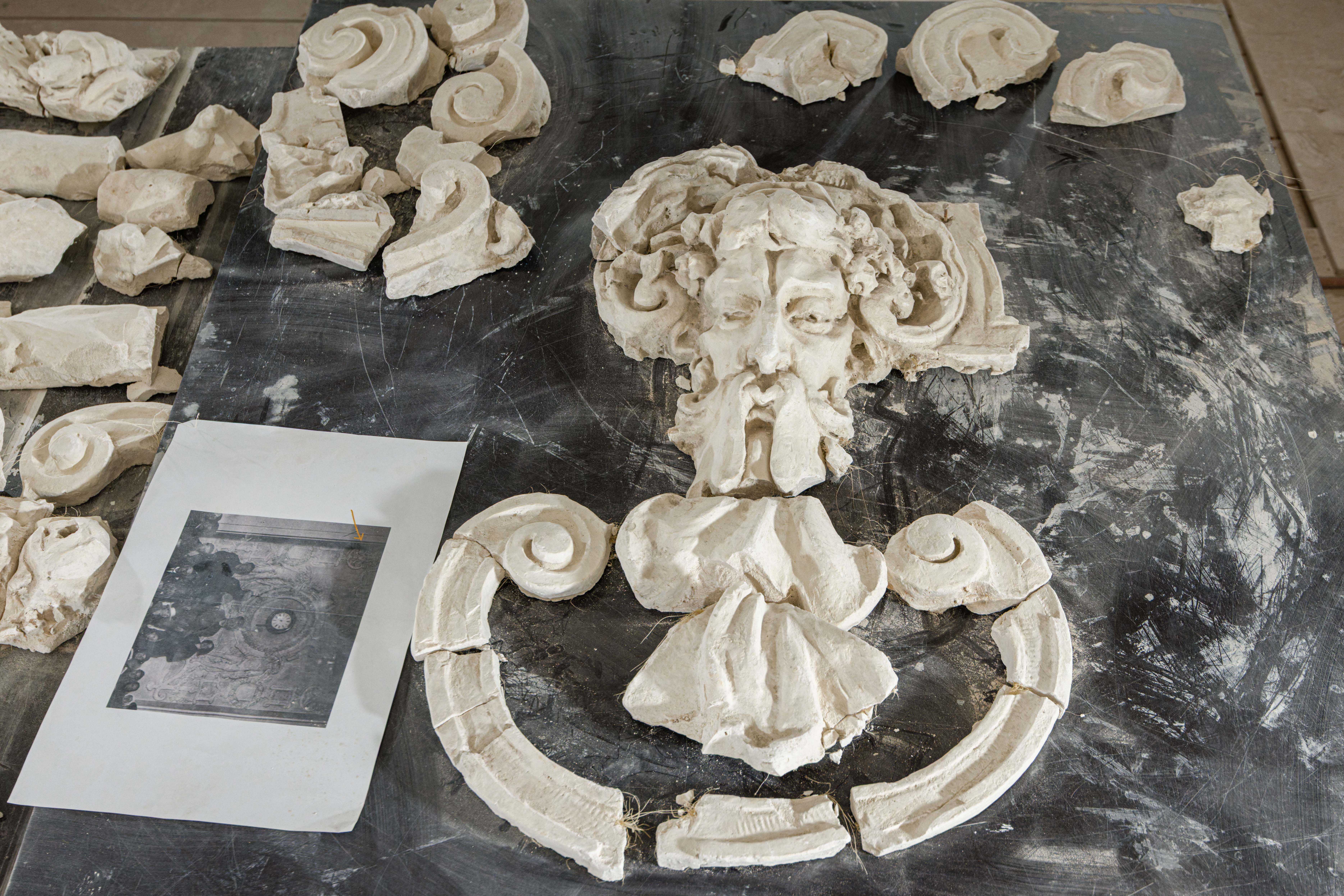 В дымовой трубе Дома Радио нашли барельеф 1910-х годов1