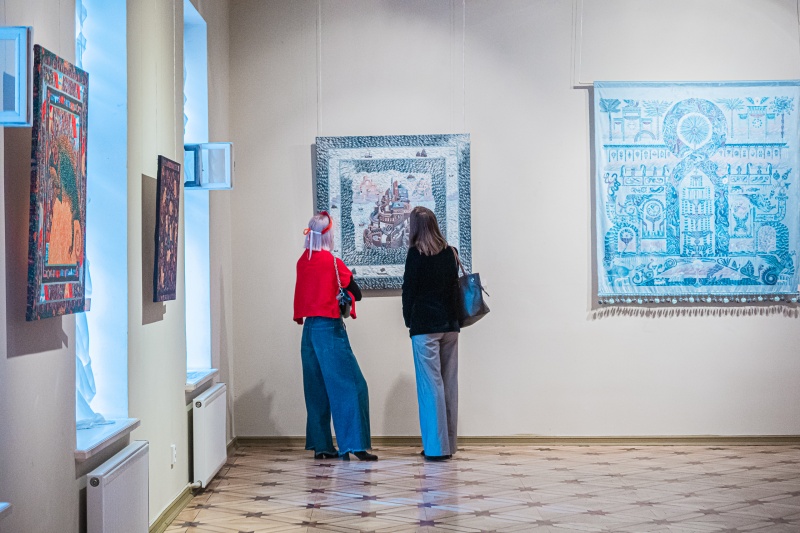 В особняке Румянцева можно увидеть шёлк, фарфор и лемуров