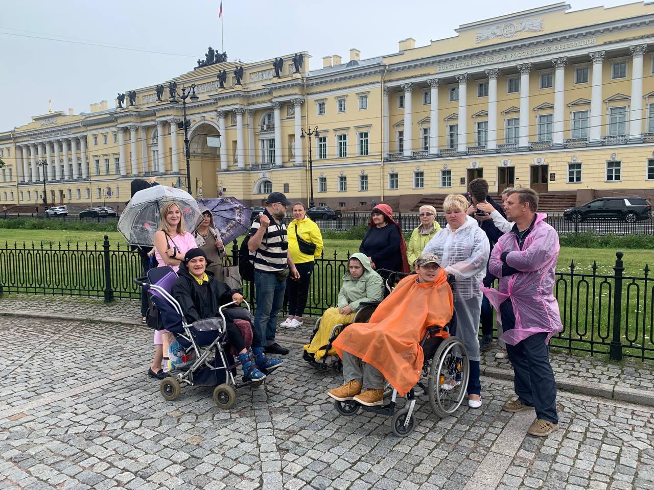 Участники проекта «Многомерность культуры» узнали историю Сенатской площади5