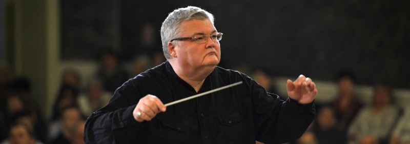 Фото заставки: Художественный руководитель и главный дирижер Симфонического оркестра Санкт-Петербурга Сергей Стадлер. Фото предоставлено пресс-службой «Петербург-концерта». Правообладатель: «Петербург-концерт».