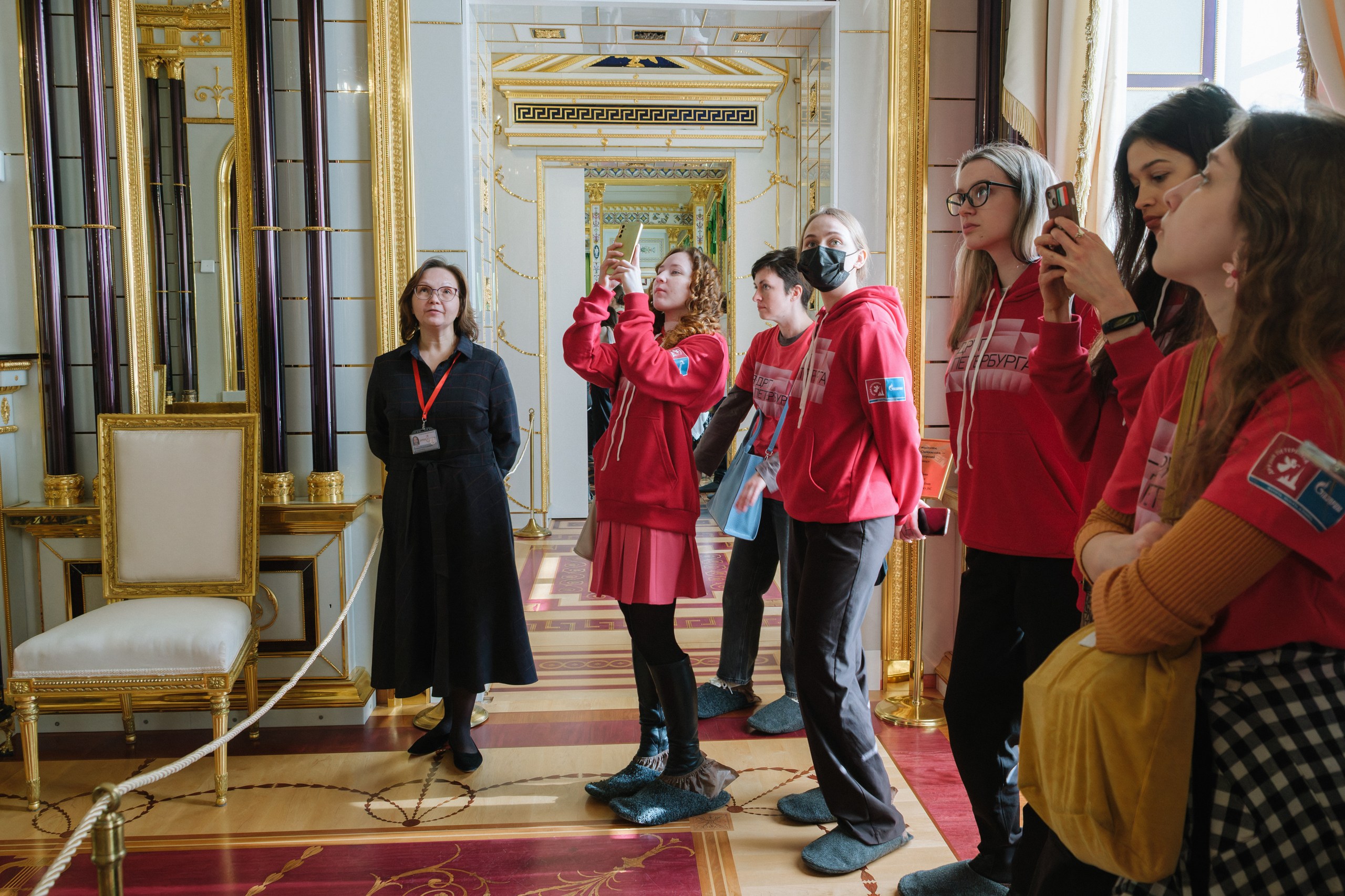 Панно личных апартаментов Екатерины II в ГМЗ «Царское Село» реконструируют с помощью нейросетей 6