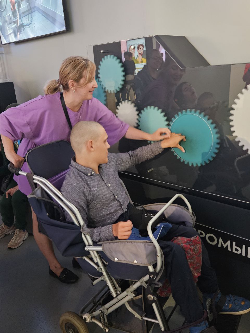 Участники проекта «Многомерность культуры» посетили выставку «Мой Петербург»1