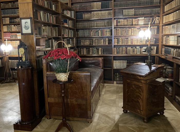 Музей-квартира А.С. Пушкина (набережная реки Мойки, 12). Фото предоставлено пресс-службой Всероссийского музея А.С. Пушкина. Правообладатель: Всероссийский музей А.С. Пушкина. Музей-квартира А.С. Пушкина (набережная реки Мойки, 12). Фото предоставлено пресс-службой Всероссийского музея А.С. Пушкина. Правообладатель: Всероссийский музей А.С. Пушкина.