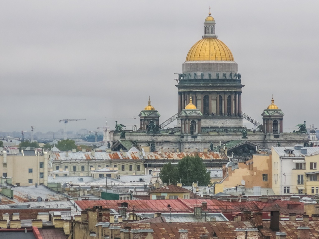 Фото: Ирина Иванова. Правообладатель: Институт культурных программ. Исаакиевский собор. Крыши Петербурга. Фото: Ирина Иванова.