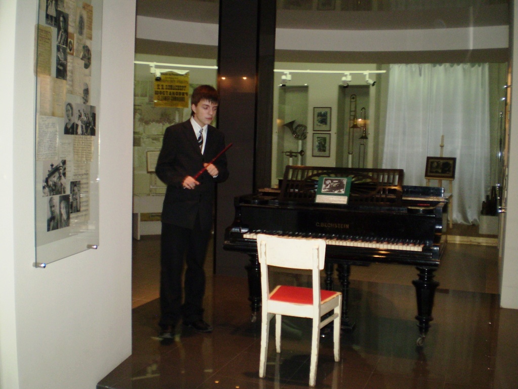 С чего начинался музей «А музы не молчали...»