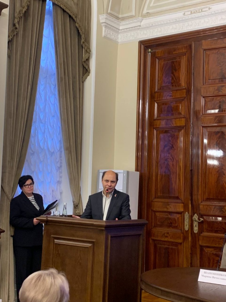 Денис Котов рассказал о книжной экспедиции и книжной дружине. Фото: Елена Казачинская. 