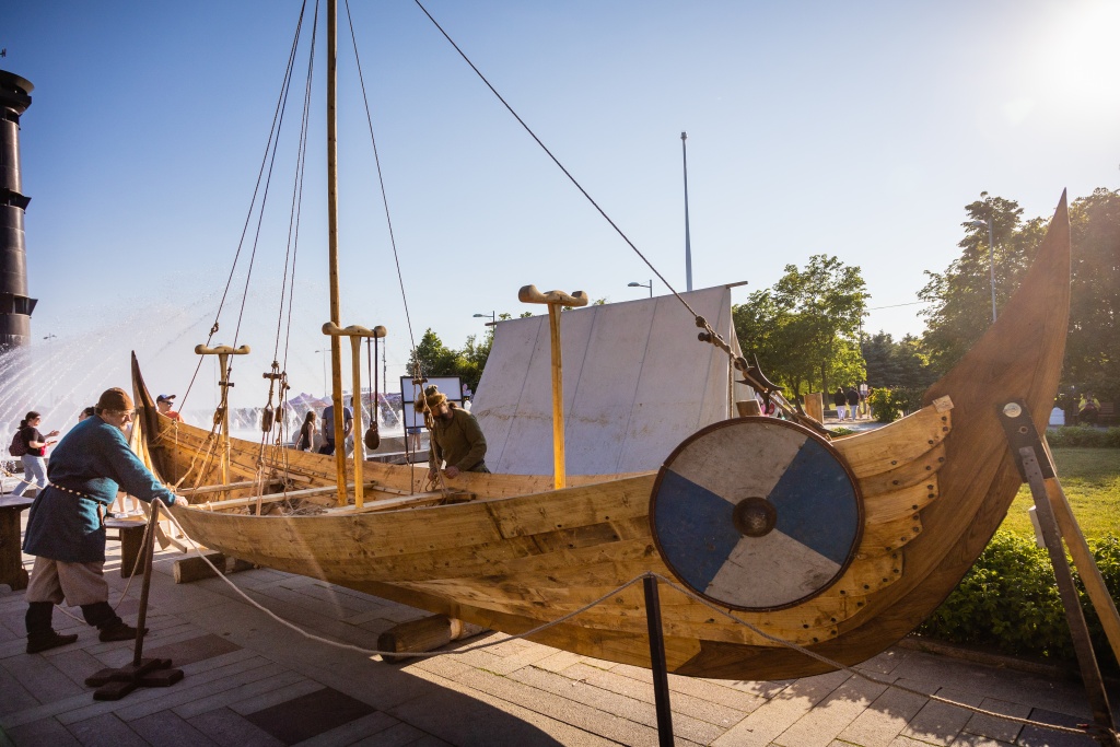 Правообладатель: оргкомитет «Доблесть Веков».