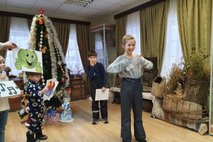 Новый год в Кобрино. Правообладатель: Музейное агентство Ленинградской области. Новый год в Кобрино. Музейное агентство Ленинградской области.