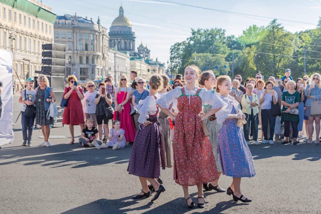 В «Хороводах России» принимают участие представители всех поколений. Фото: Ирина Иванова. 