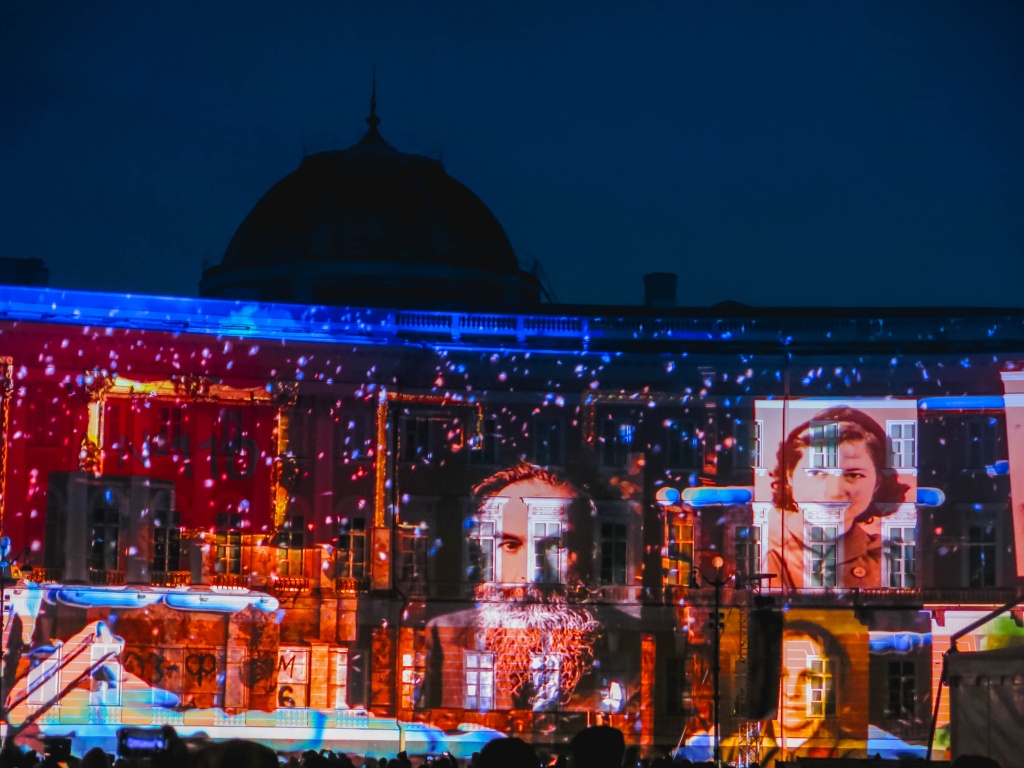 Театрализованная программа «Блокада. Помнить вечно» на Дворцовой площади. Фото: Ирина Иванова.
