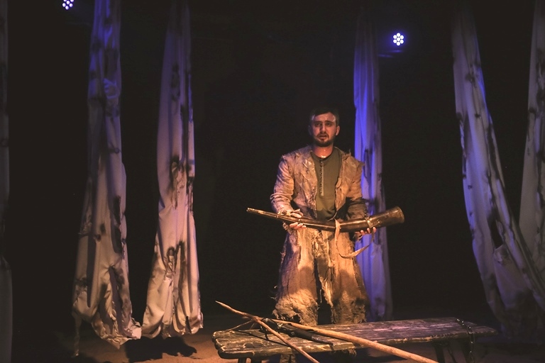 Русский театр драмы им. Фазиля Искандера (Сухум, Абхазия). Спектакль «Последний из ушедших». Источник: rusdram.org. Правообладатель: rusdram.org. 