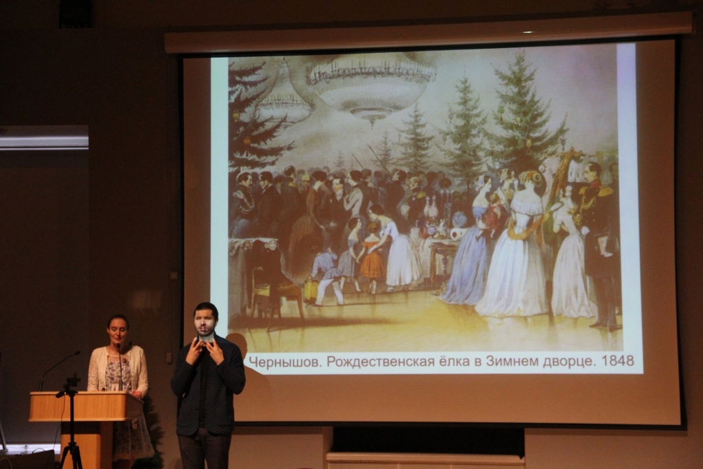 Лекция на русском жестовом языке в Главном штабе Эрмитажа. Фото: пресс-служба СПб РО ОООИ ВОГ.